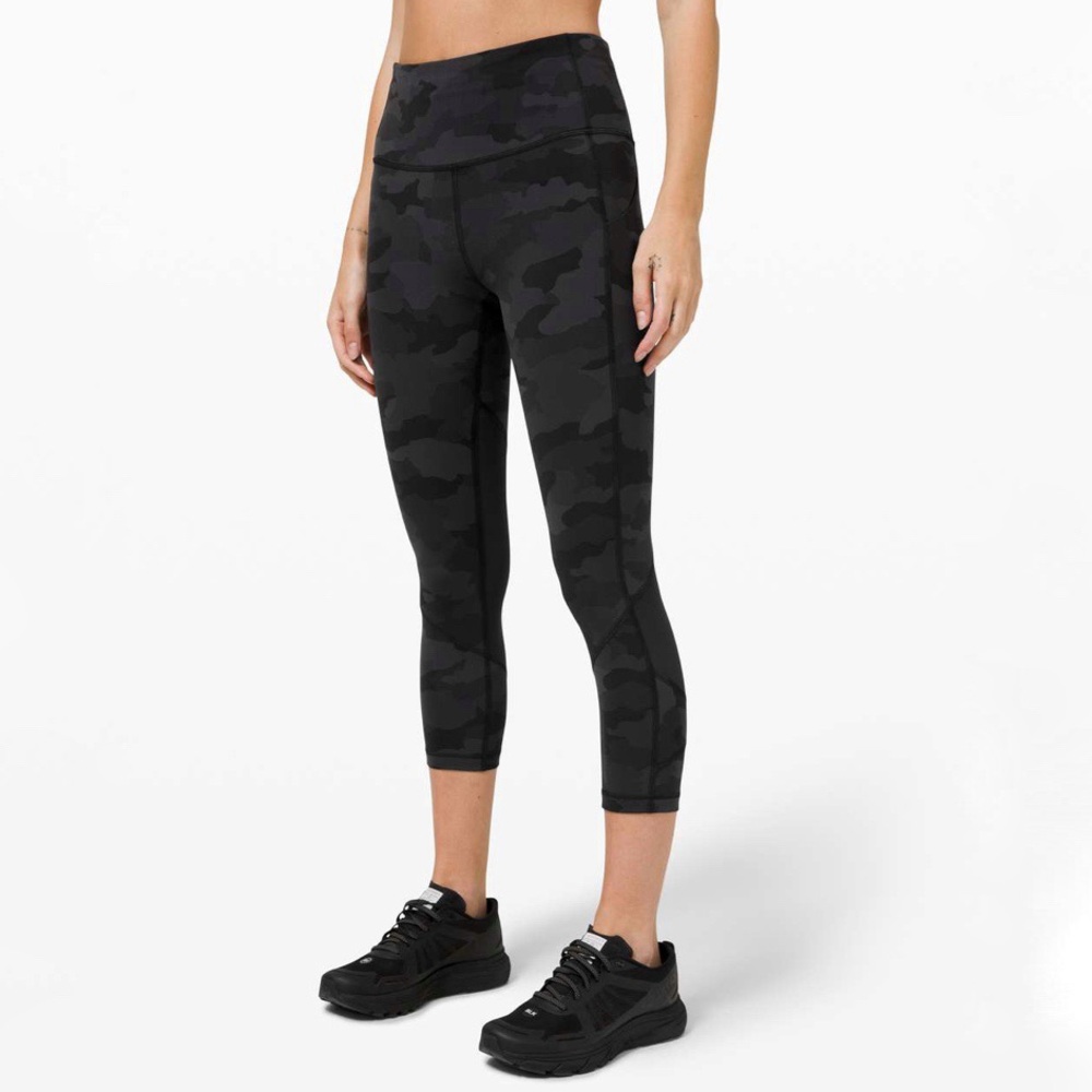 Lululemon Pace Rival Crop Black Camo Size 6 Leggings
